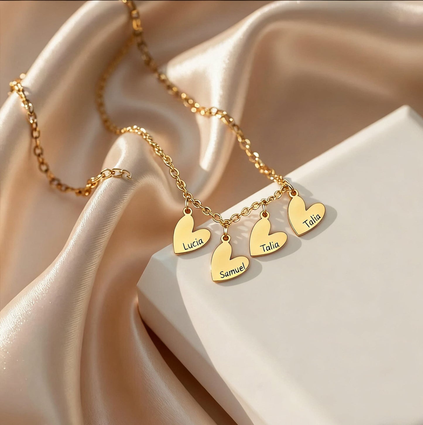collana con ciondoli a cuore personalizzabili