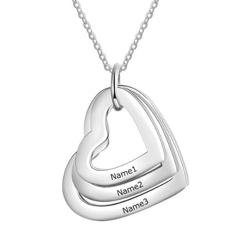 collana personalizzata con nomi su cuori in acciaio